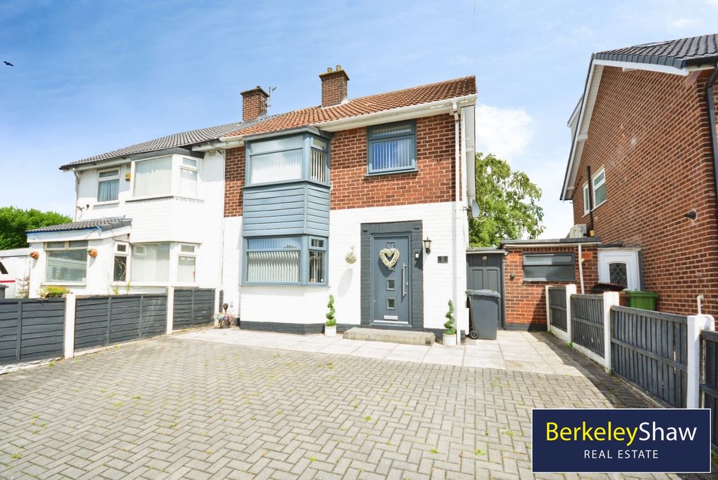 Property photo 1 of 11 External