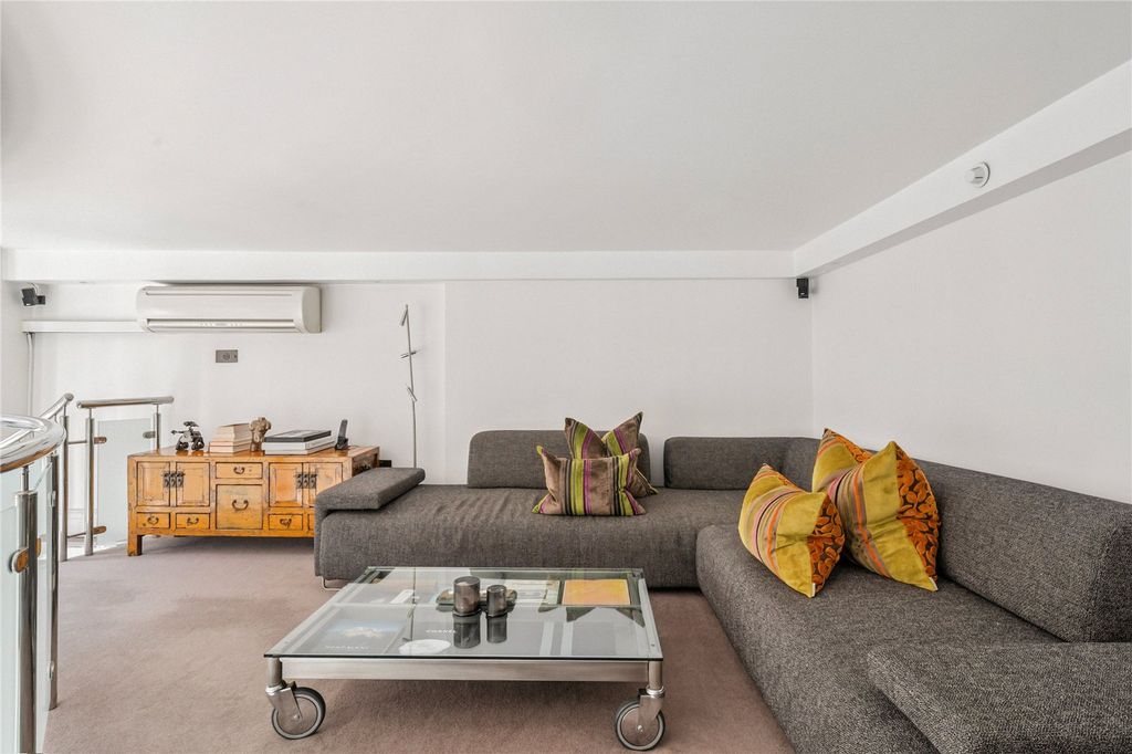 Property photo 3 of 11 Reception Room