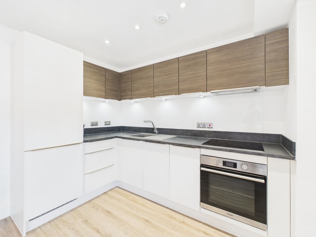 Property photo 1 of 6 Cam01909G0-Pr0317-Still002