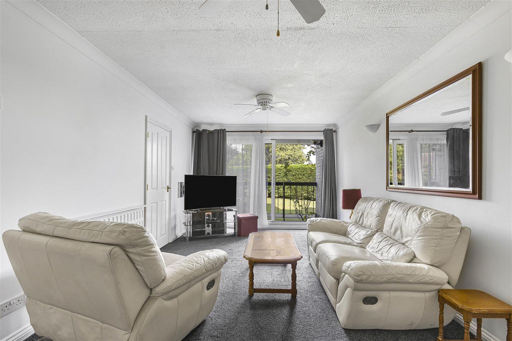 Property photo 3 of 22 6_35823.Jpg