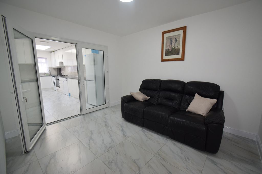 Property photo 2 of 14 Living Room 