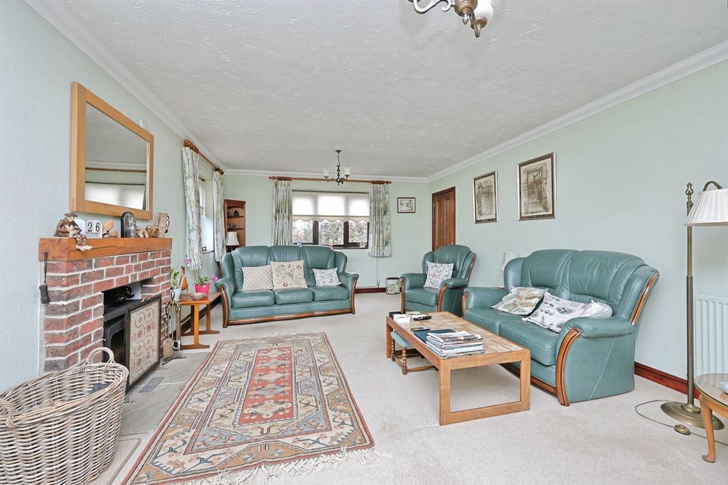 Property photo 2 of 19