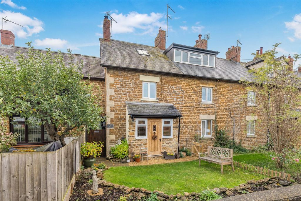 Property photo 1 of 14 34 Queens Street, Middleton Cheney-2.Jpg