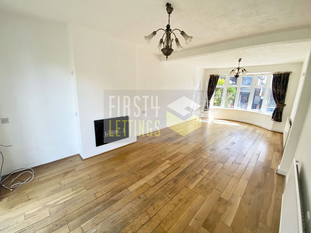 Property photo 1 of 11 Photo 7