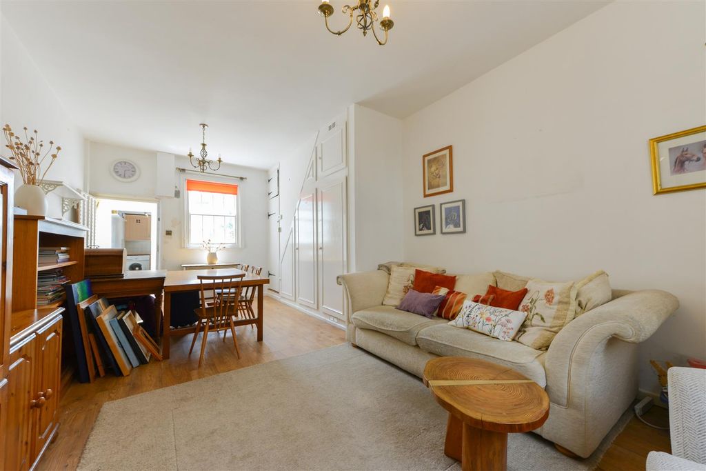 Property photo 3 of 15 High Street, Aylesford7.Jpg