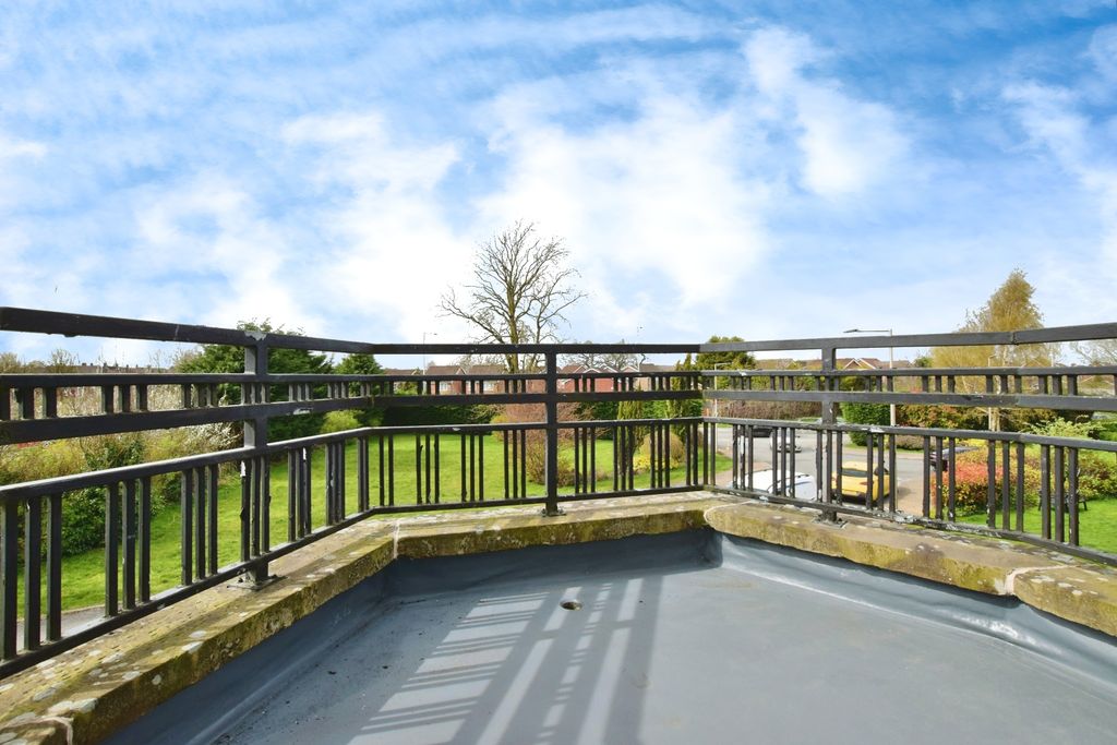 Property photo 1 of 20 Balcony