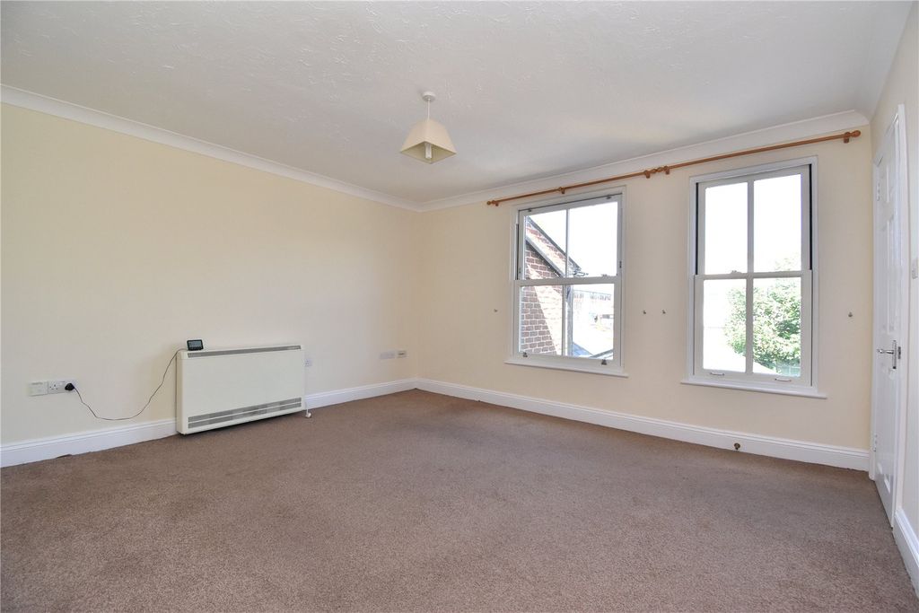 Property photo 2 of 10 Picture No. 14