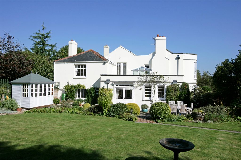 Property photo 3 of 11 Image