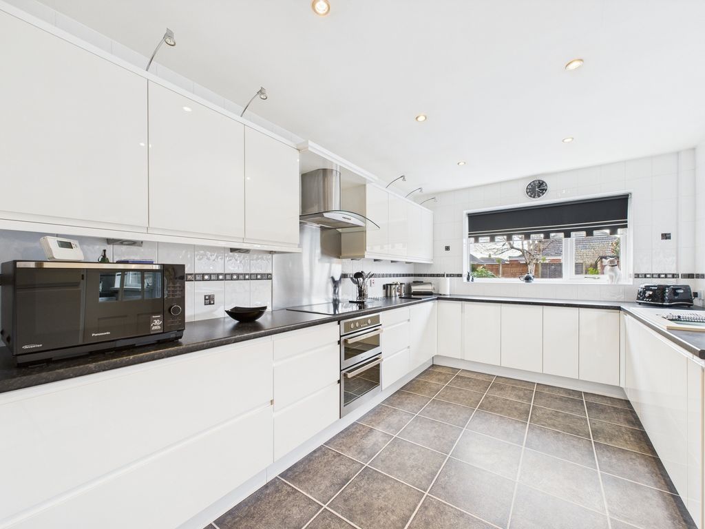 Property photo 2 of 25