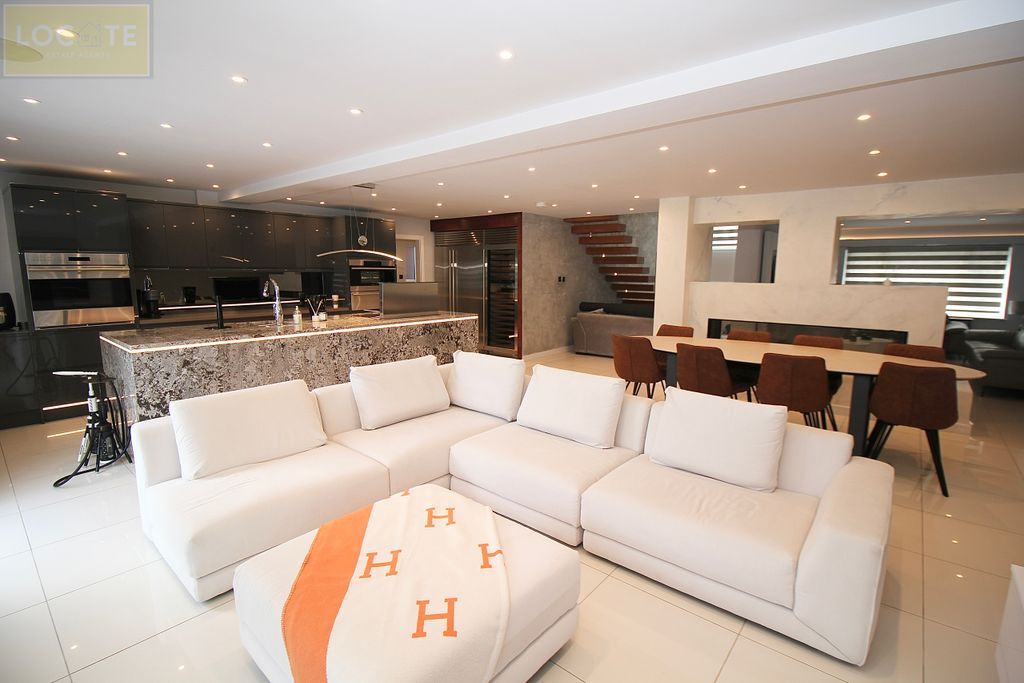 Property photo 3 of 26 Img_5525.Jpeg