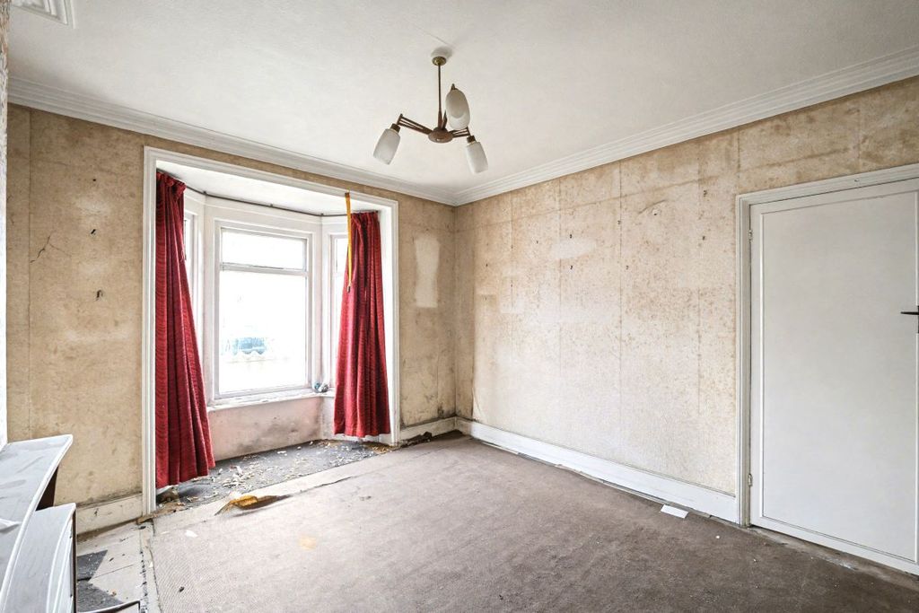 Property photo 3 of 16