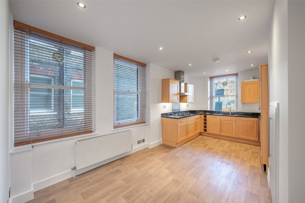 Property photo 2 of 11 Picture No. 08