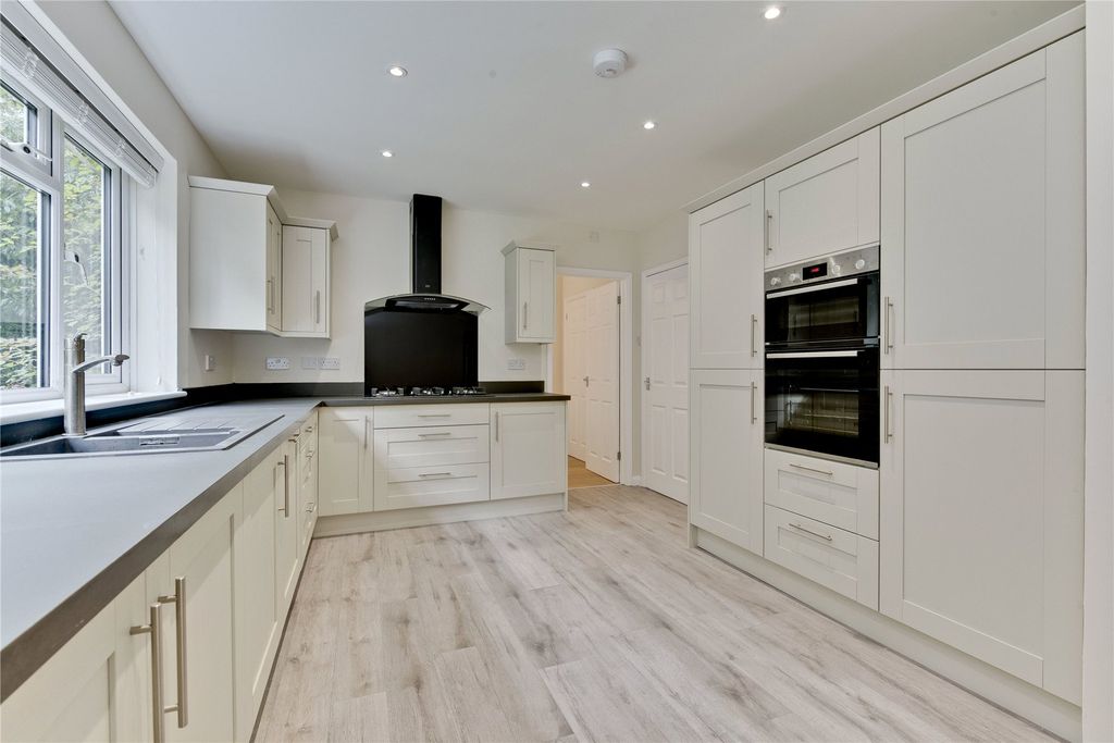 Property photo 1 of 10 1