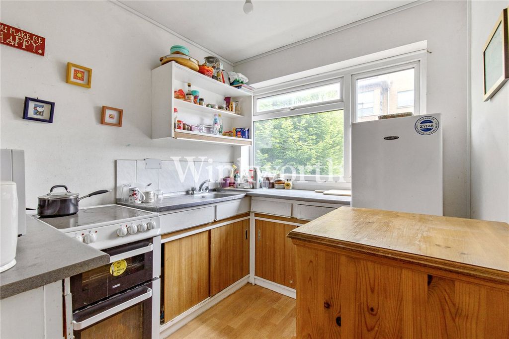 Property photo 2 of 12 Picture No. 13