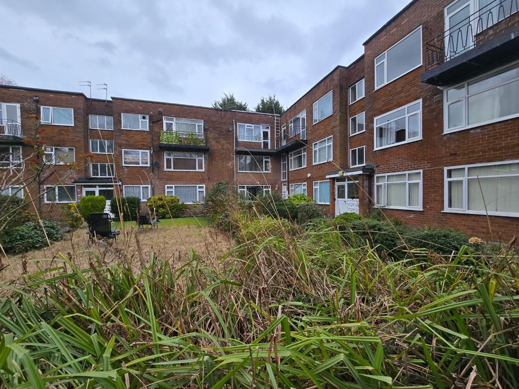 Property photo 1 of 8 External