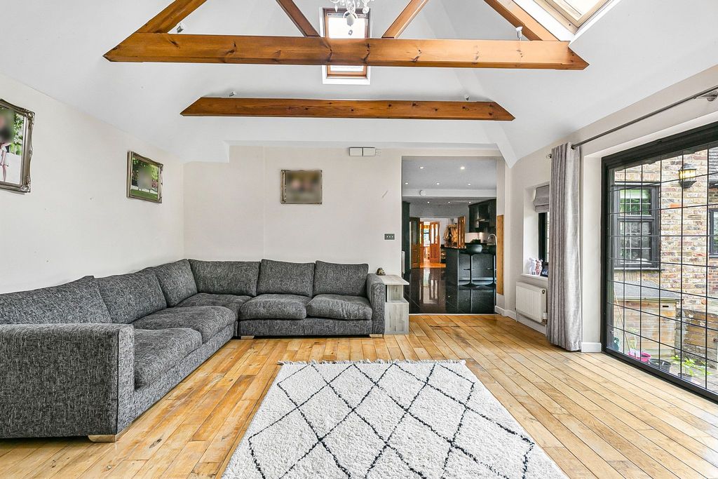 Additional image 10 of 5 bed detached house for saleKentish Lane, Brookmans Park, Hatfield AL9