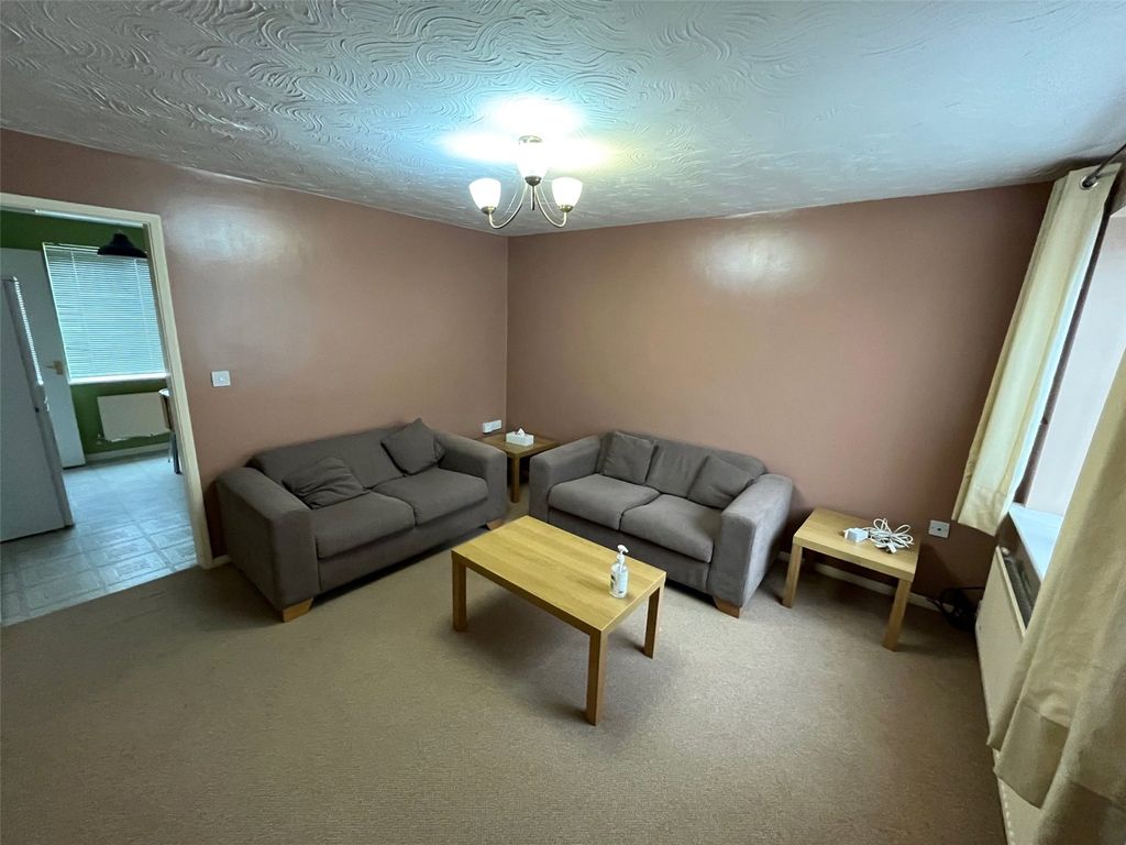 Property photo 2 of 14 Picture No. 12