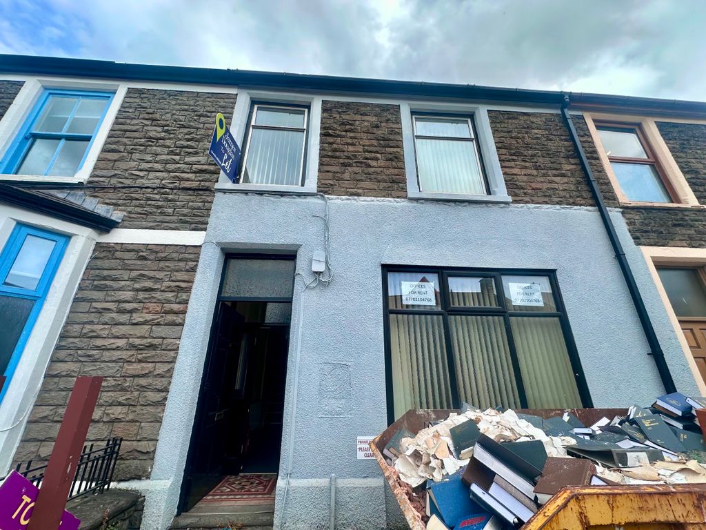 Property photo 1 of 34