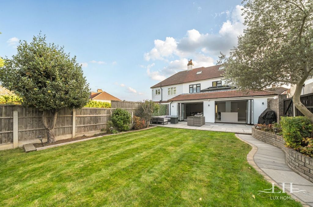 Property photo 3 of 22