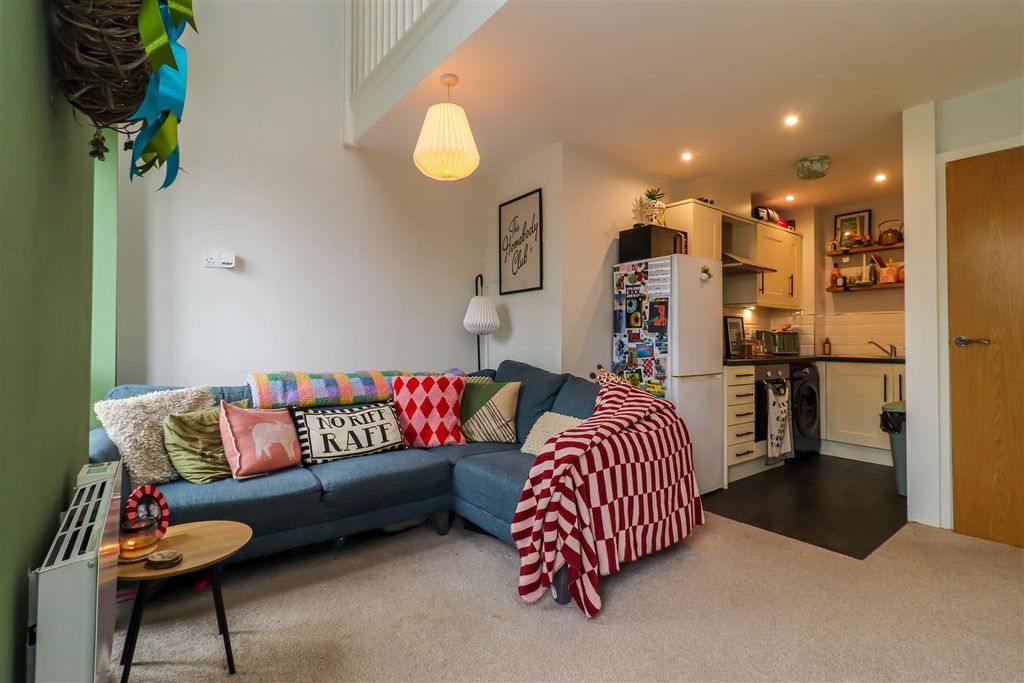 Property photo 2 of 7