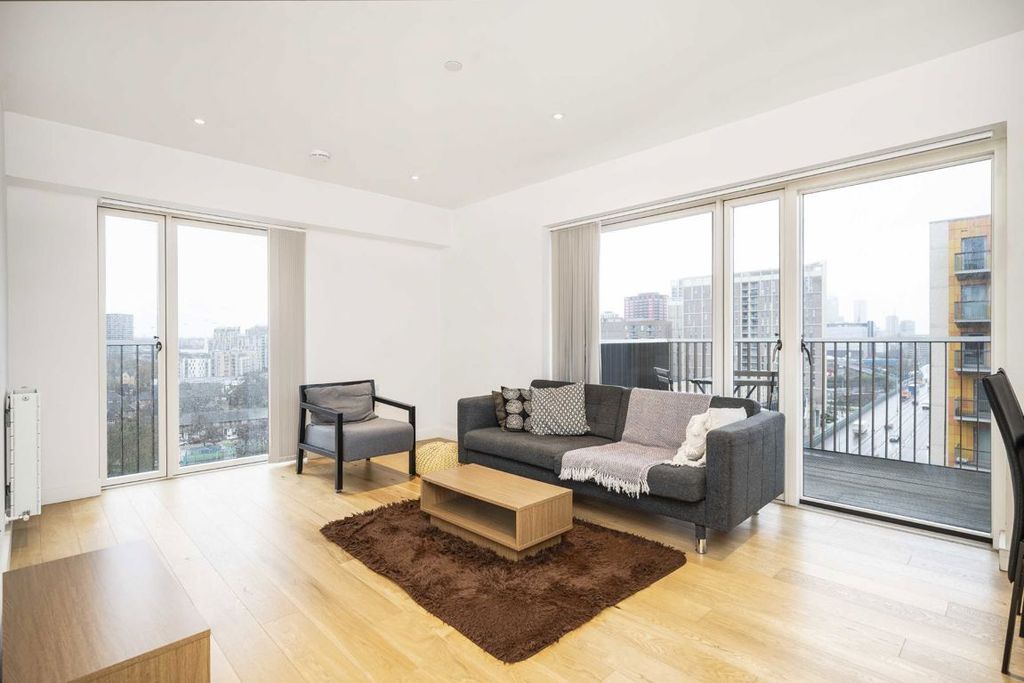 Property photo 2 of 8