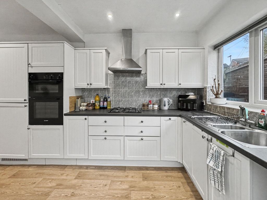 Property photo 2 of 29