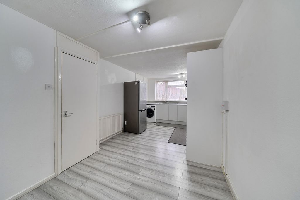 Property photo 3 of 20 1377301-2-6911d1F...