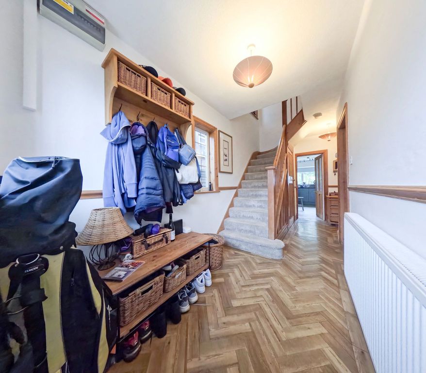 Property photo 2 of 27