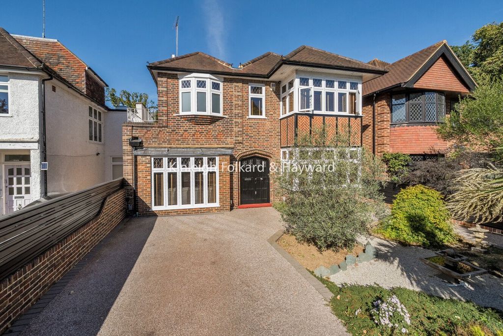 Property photo 1 of 32 Picture No. 82