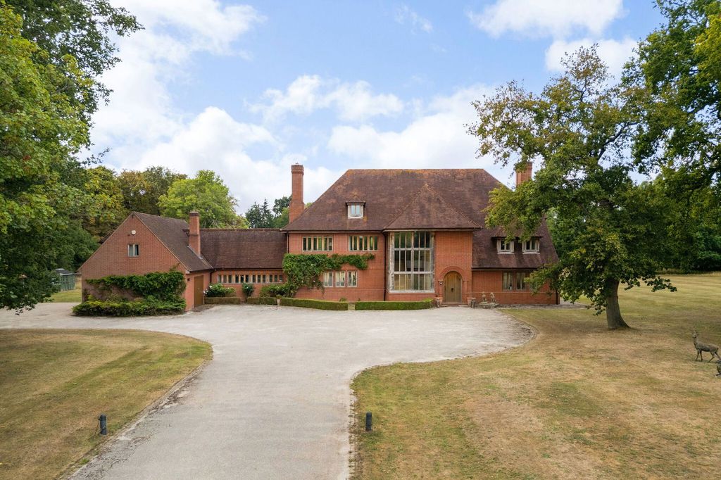 Property photo 2 of 26