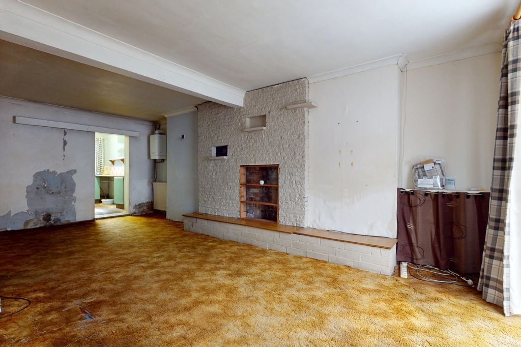 Property photo 2 of 13