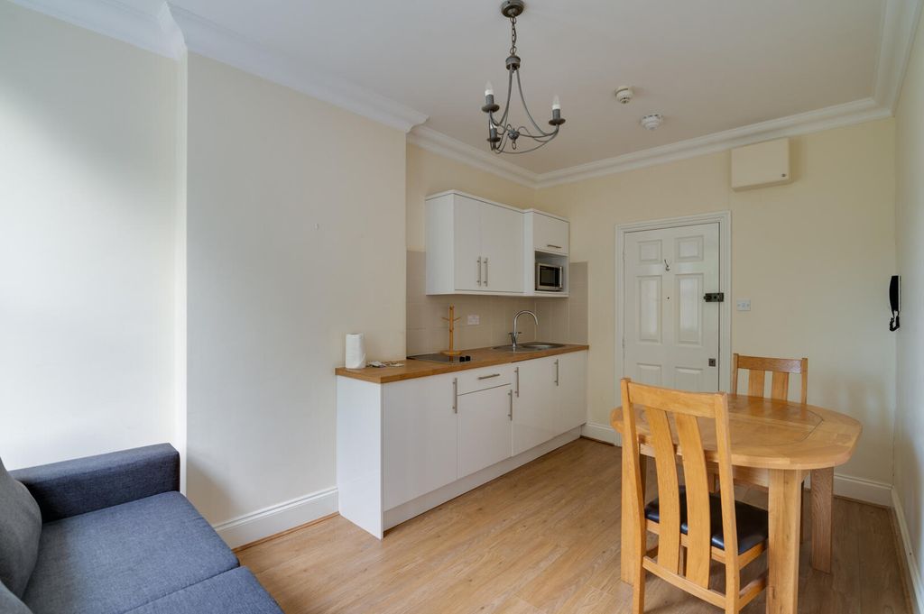 Property photo 1 of 10 85Er6