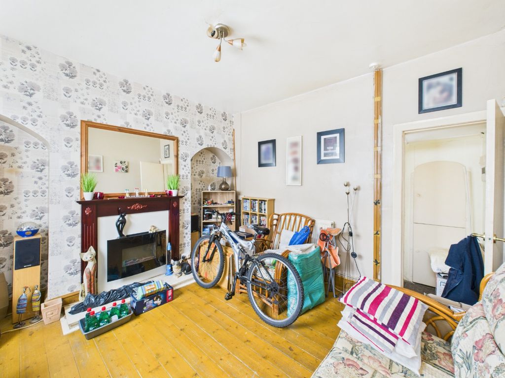 Property photo 3 of 11 4587538