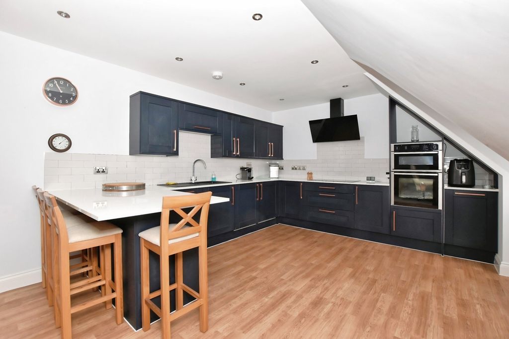 Property photo 2 of 19 Pbox-Img.Jpg