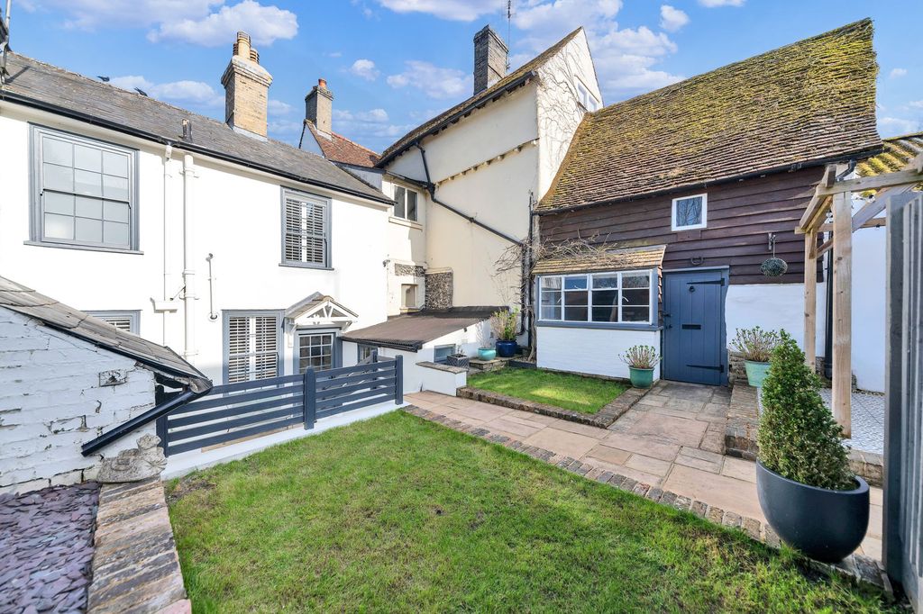 Property photo 1 of 39