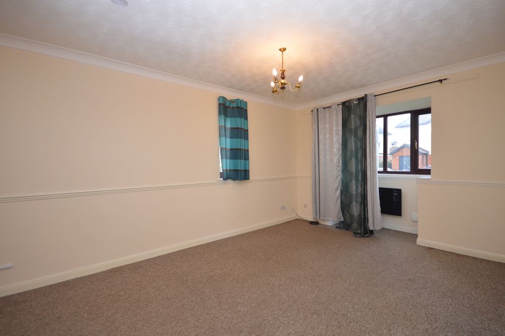 Property photo 2 of 6 Living Room