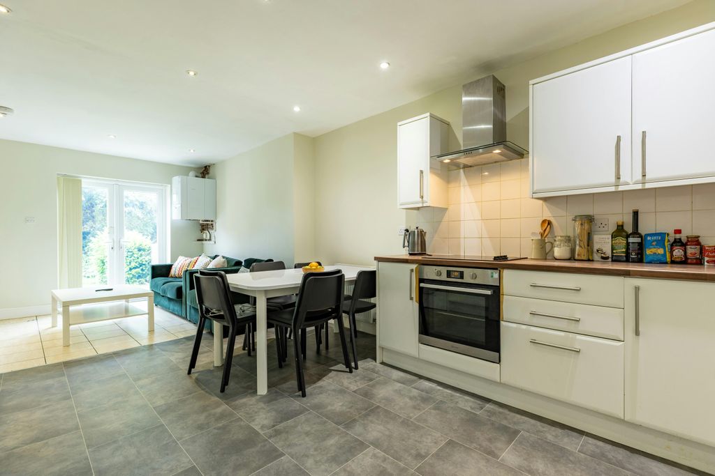 Property photo 2 of 14 Kitchen 2.Jpg