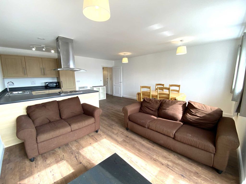 Property photo 2 of 12