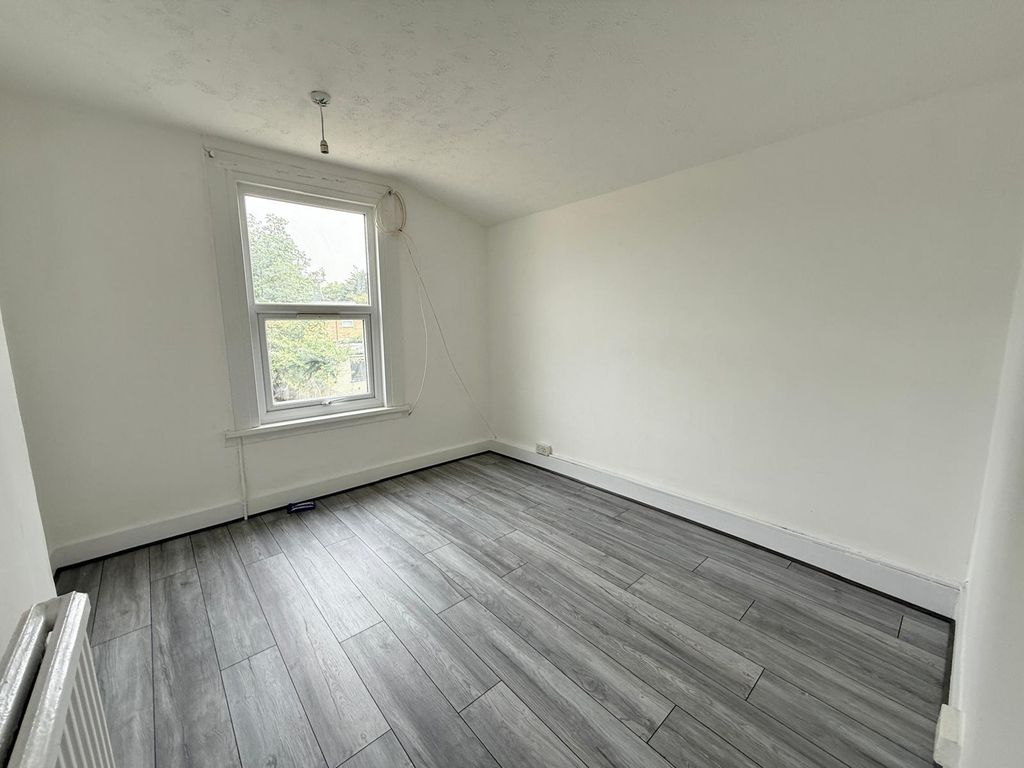 Property photo 3 of 10 Gallery