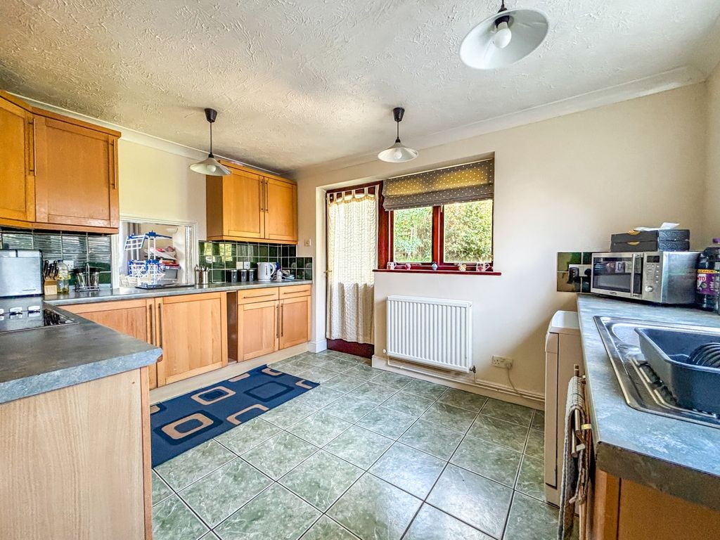 Property photo 2 of 19
