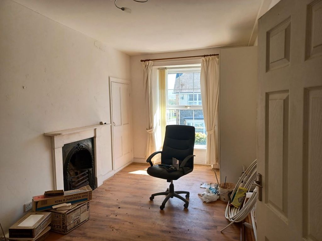 Property photo 3 of 5