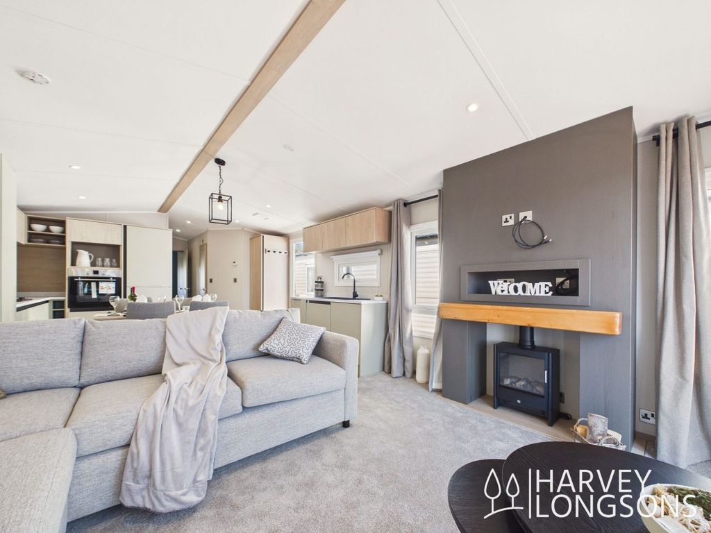 Property photo 3 of 19 Modern Lounge With Electric Fire In Victory Arlington Holiday Home