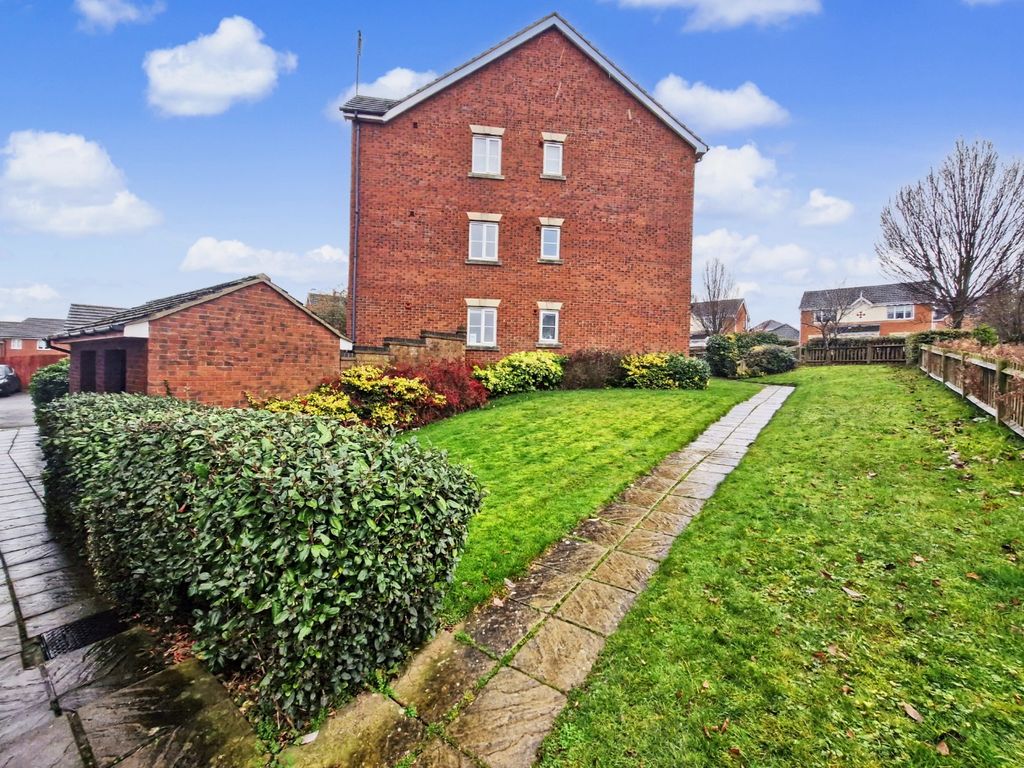 Property photo 2 of 32 4641258