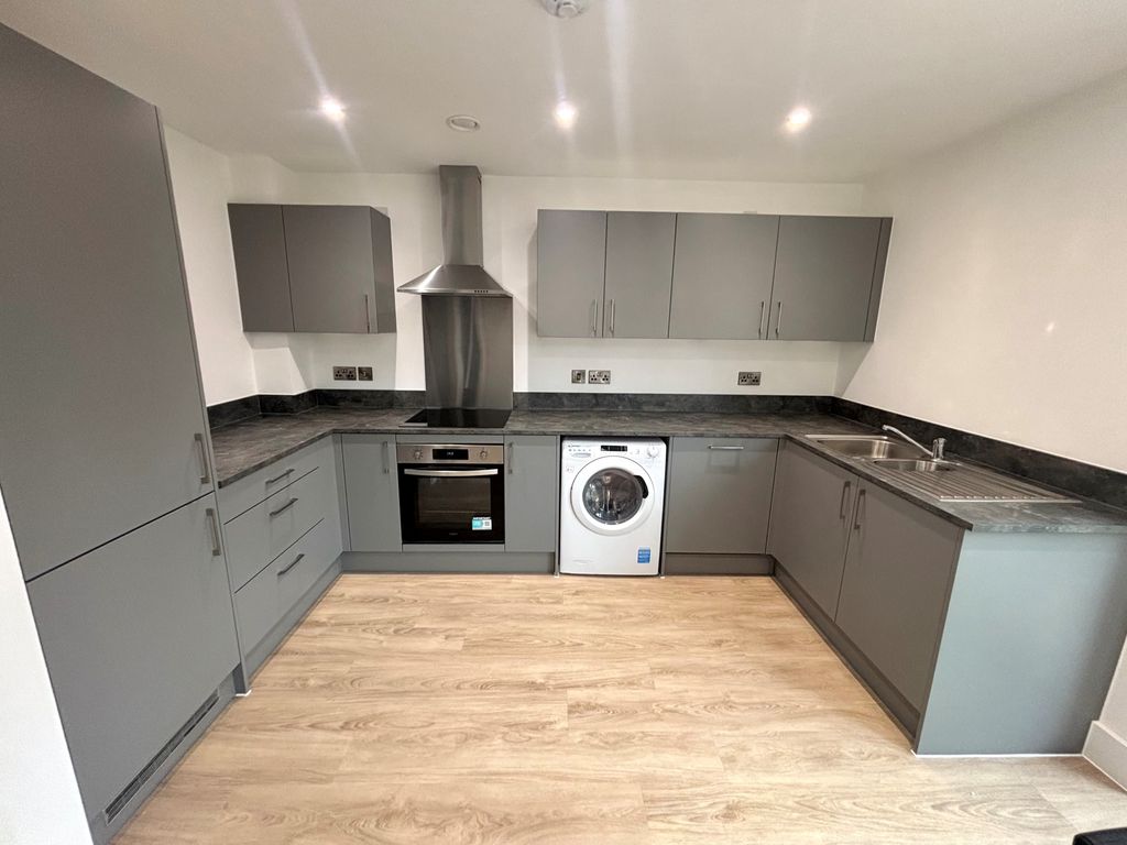 Property photo 3 of 10 Kitchen