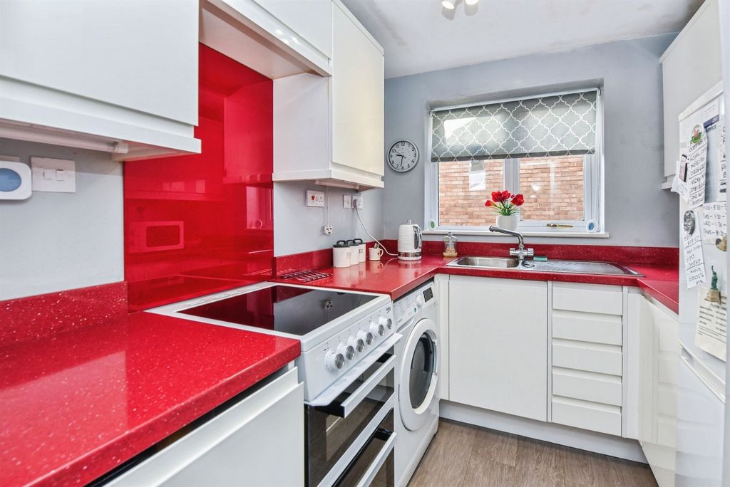 Property photo 3 of 19