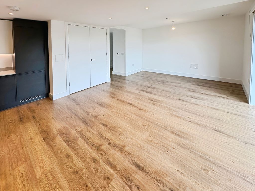 Property photo 3 of 8 Image