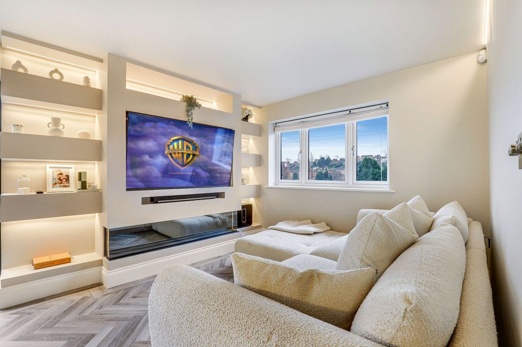 Property photo 3 of 30