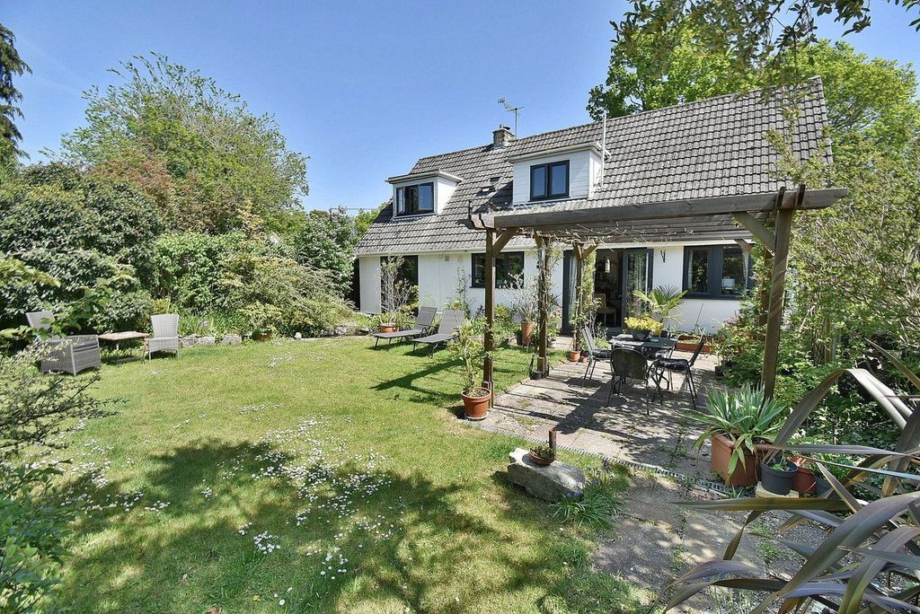 Property photo 2 of 32