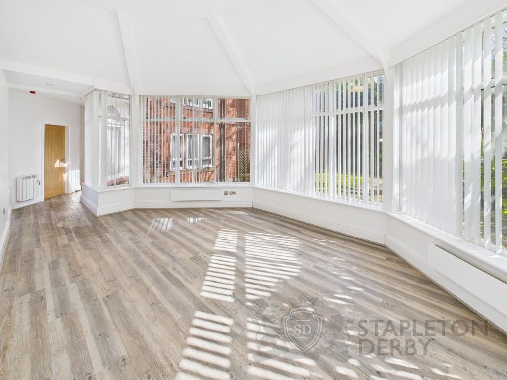 Property photo 3 of 16 Cam04720G0-Pr0043-Still010.Jpg