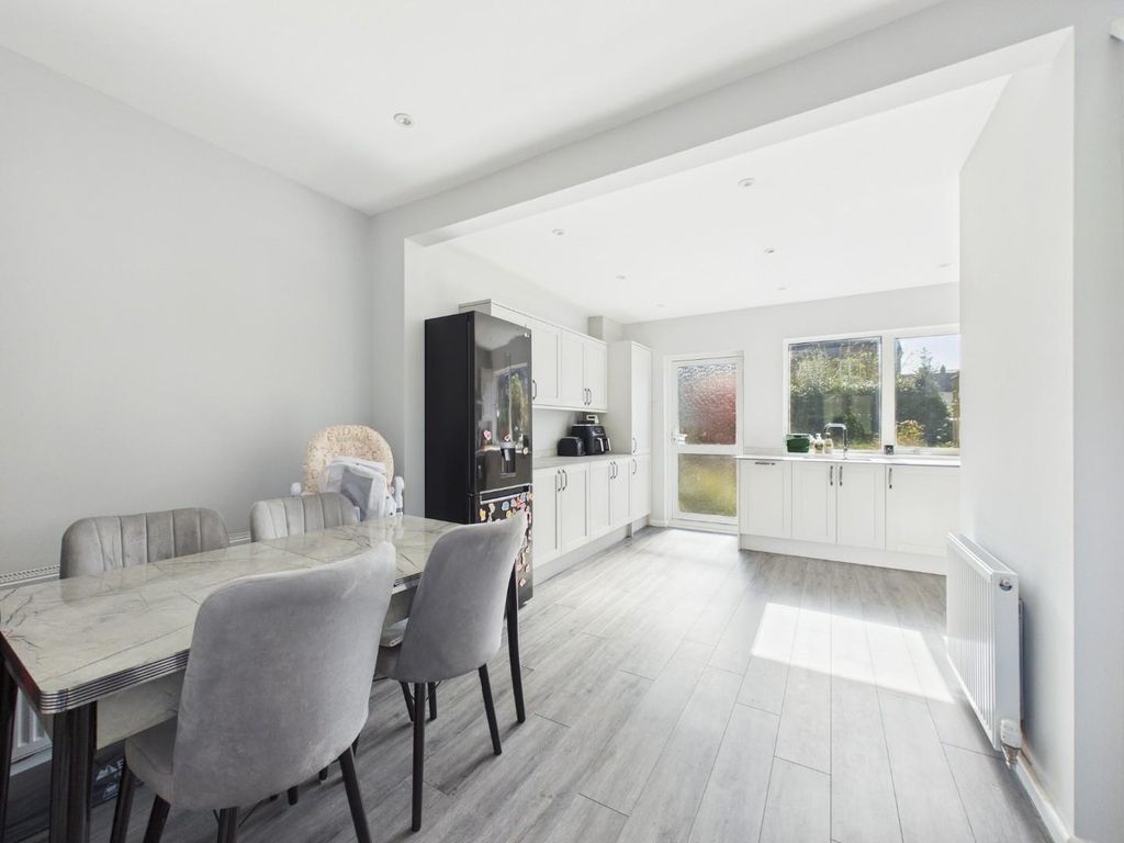 Property photo 1 of 9 Cam01268G0-Pr0442-Still004.Jpg